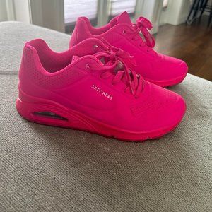 Sketchers Women's Street Uno Medium Wide Hot Pink Sneaker size 8 regular